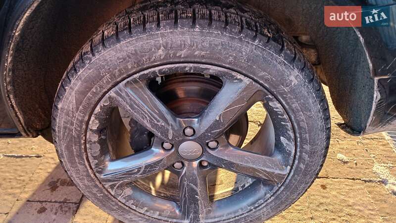 Внедорожник / Кроссовер Audi Q7 2015 в Новояворовске