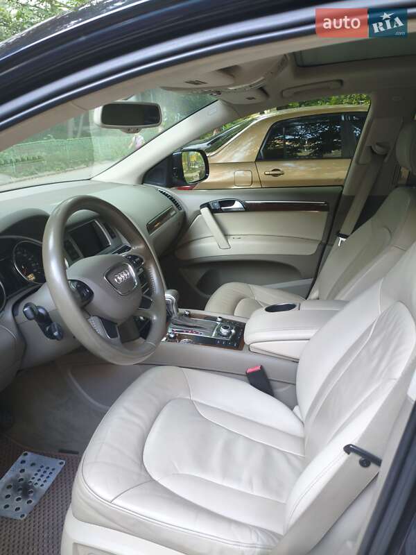 Позашляховик / Кросовер Audi Q7 2012 в Полтаві