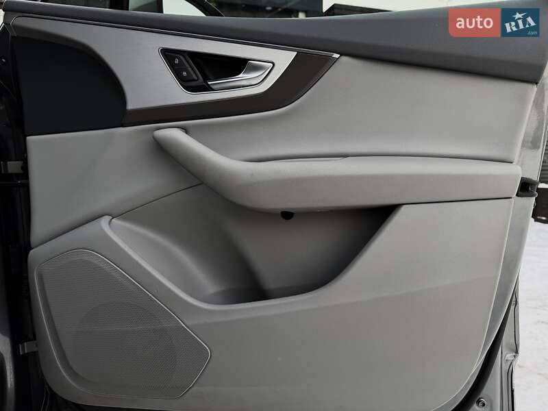 Внедорожник / Кроссовер Audi Q7 2015 в Киеве