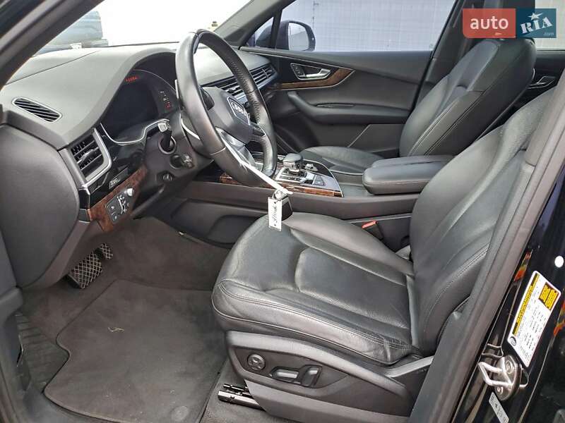 Внедорожник / Кроссовер Audi Q7 2017 в Ровно