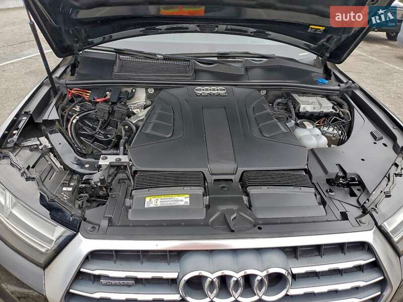 Внедорожник / Кроссовер Audi Q7 2017 в Ровно