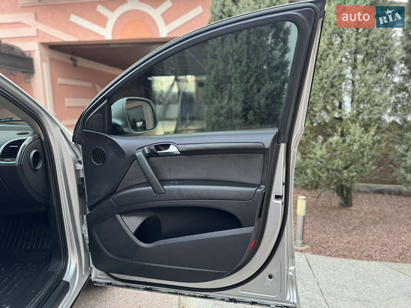 Внедорожник / Кроссовер Audi Q7 2007 в Черновцах