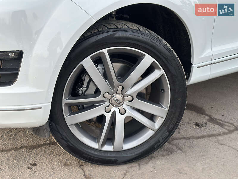 Позашляховик / Кросовер Audi Q7 2014 в Дубні