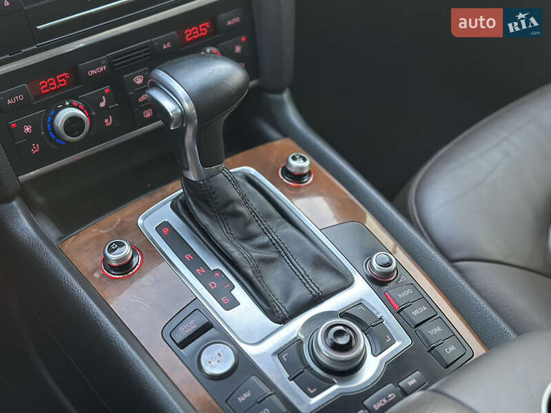 Позашляховик / Кросовер Audi Q7 2014 в Дубні