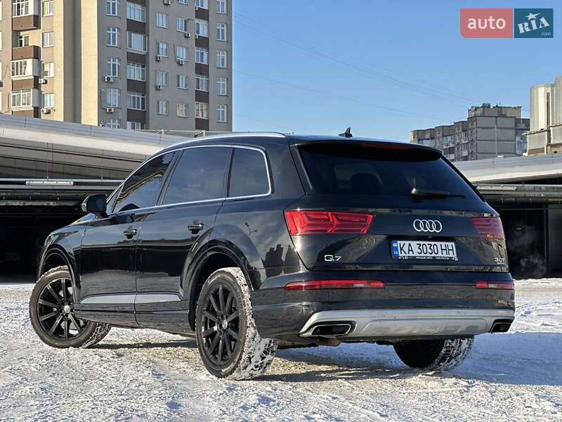 Внедорожник / Кроссовер Audi Q7 2017 в Киеве