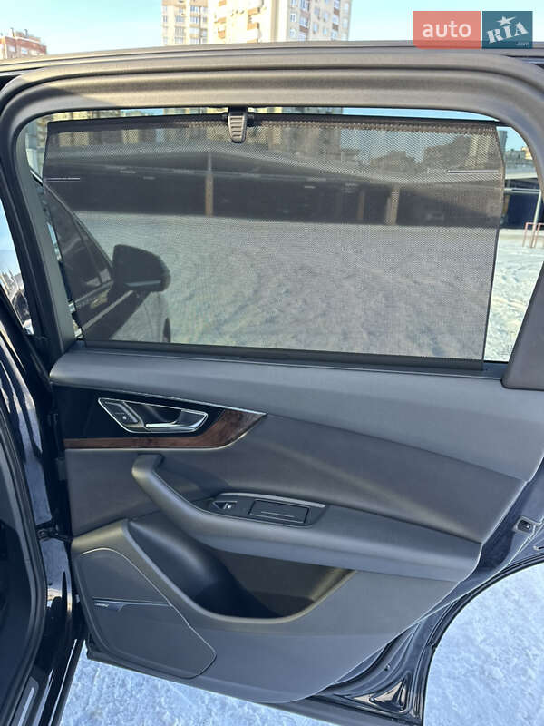 Внедорожник / Кроссовер Audi Q7 2017 в Киеве