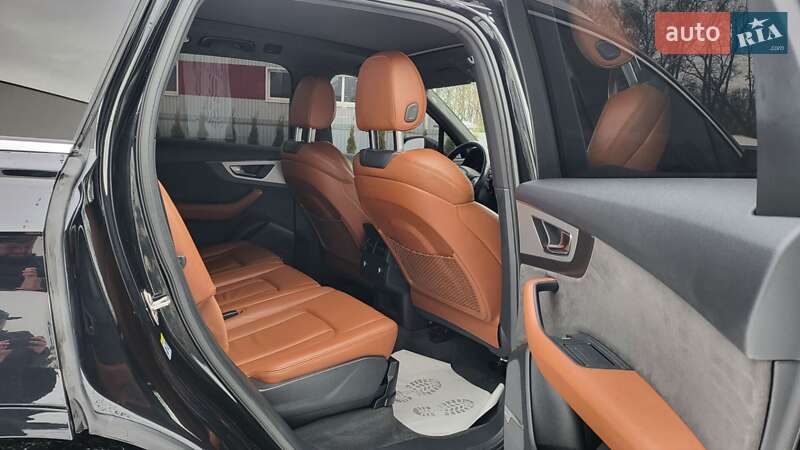 Внедорожник / Кроссовер Audi Q7 2016 в Луцке