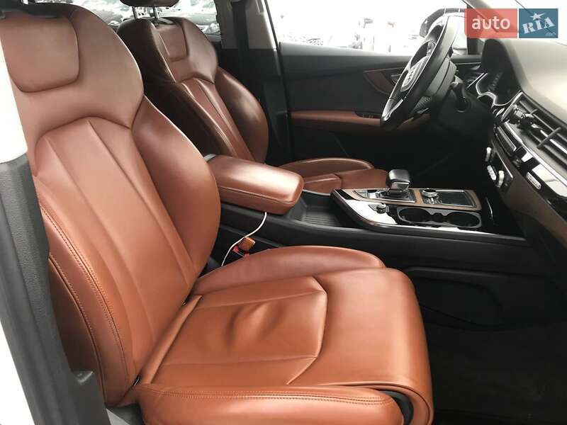 Позашляховик / Кросовер Audi Q7 2017 в Львові
