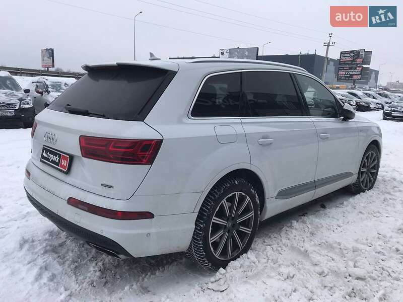 Позашляховик / Кросовер Audi Q7 2017 в Львові