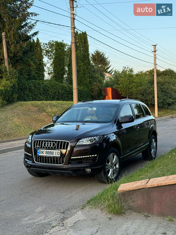 Позашляховик / Кросовер Audi Q7 2011 в Рівному