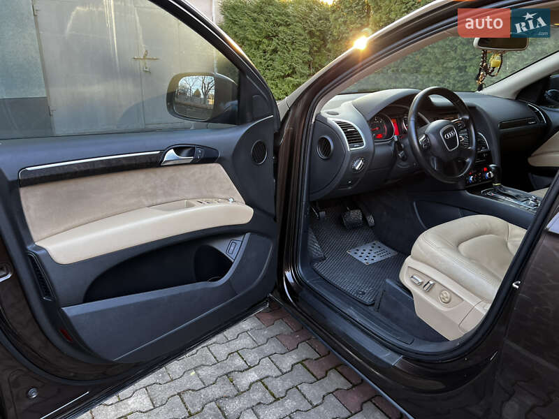 Позашляховик / Кросовер Audi Q7 2011 в Рівному