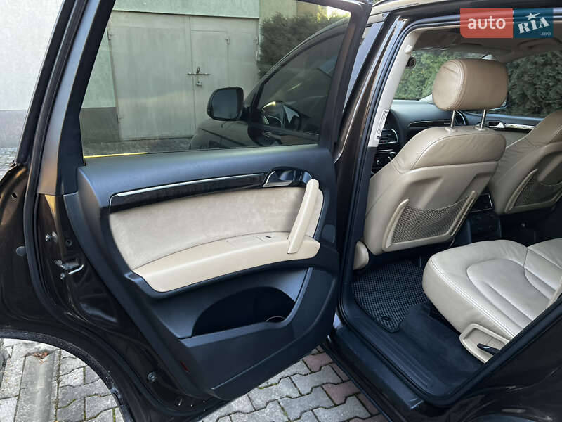 Позашляховик / Кросовер Audi Q7 2011 в Рівному