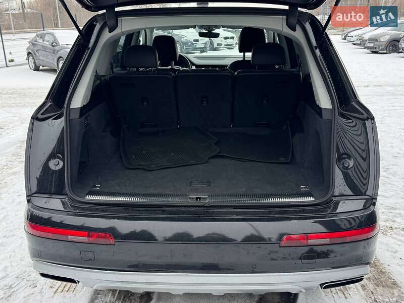 Внедорожник / Кроссовер Audi Q7 2017 в Каменец-Подольском