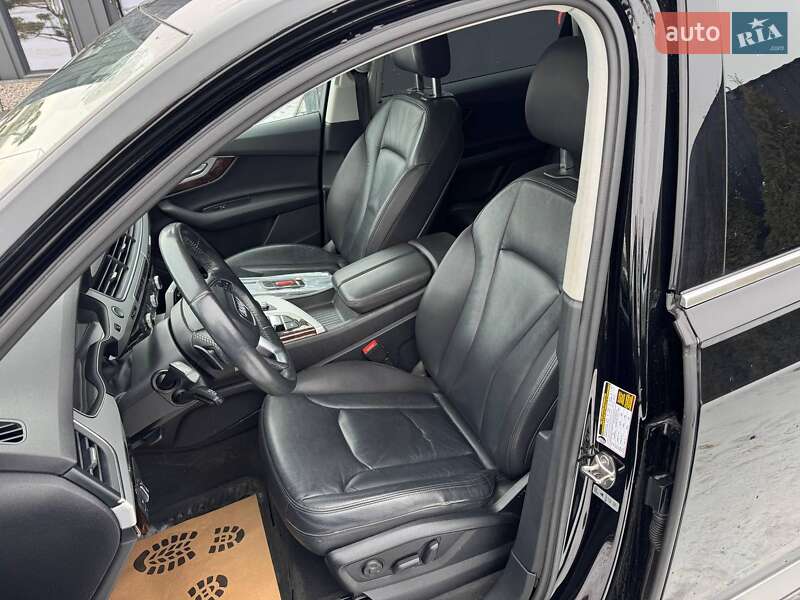 Внедорожник / Кроссовер Audi Q7 2017 в Каменец-Подольском