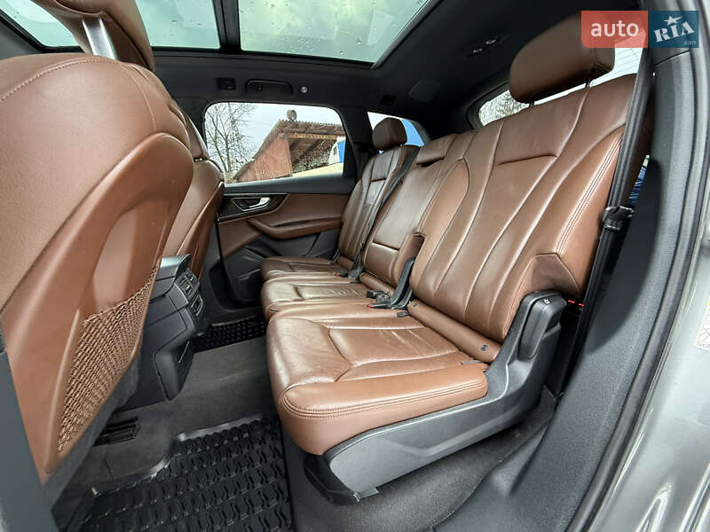 Внедорожник / Кроссовер Audi Q7 2017 в Стрые