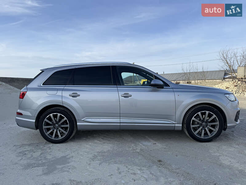 Внедорожник / Кроссовер Audi Q7 2017 в Куликове