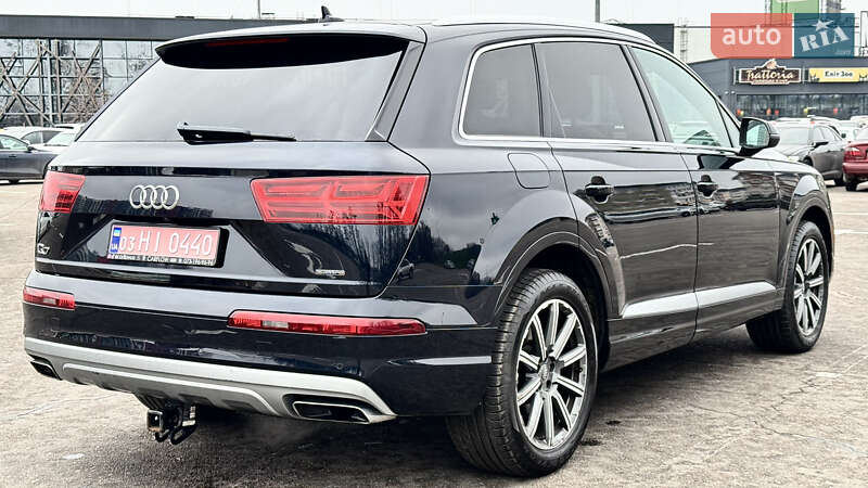 Позашляховик / Кросовер Audi Q7 2017 в Києві