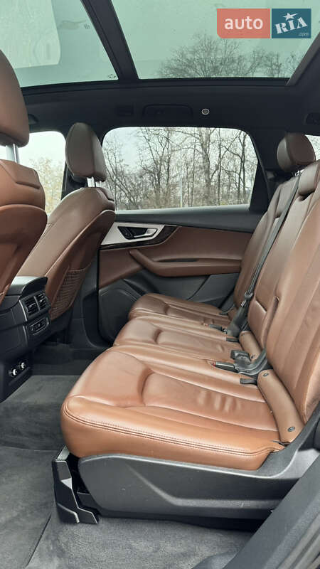 Позашляховик / Кросовер Audi Q7 2017 в Києві