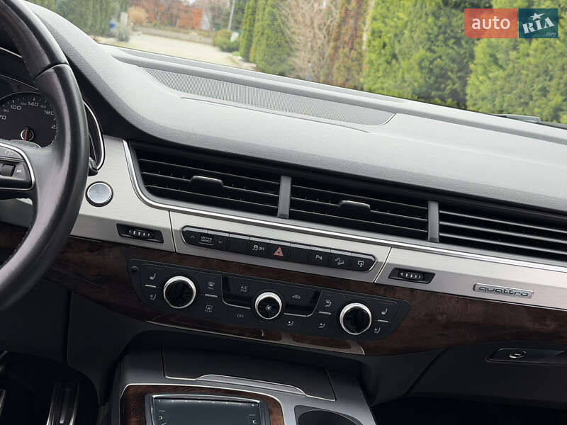 Внедорожник / Кроссовер Audi Q7 2016 в Одессе фото 38 Внедорожник / Кроссовер Audi Q7 2016 в Одессе