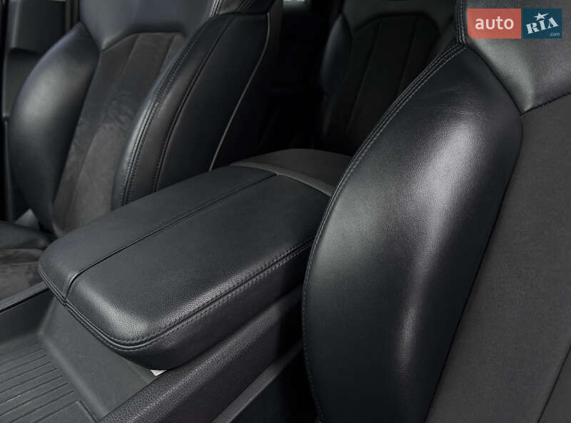 Внедорожник / Кроссовер Audi Q7 2016 в Ровно