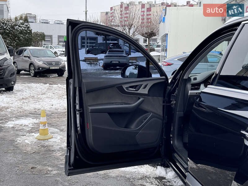 Внедорожник / Кроссовер Audi Q7 2016 в Ровно