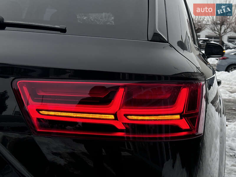 Внедорожник / Кроссовер Audi Q7 2016 в Ровно