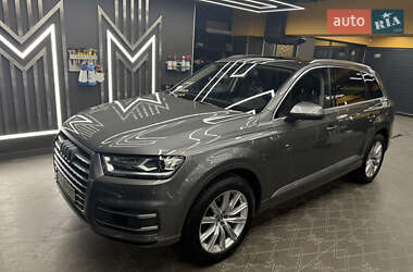 Внедорожник / Кроссовер Audi Q7 2016 в Шполе