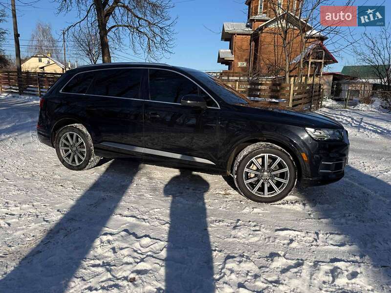 Внедорожник / Кроссовер Audi Q7 2016 в Киеве