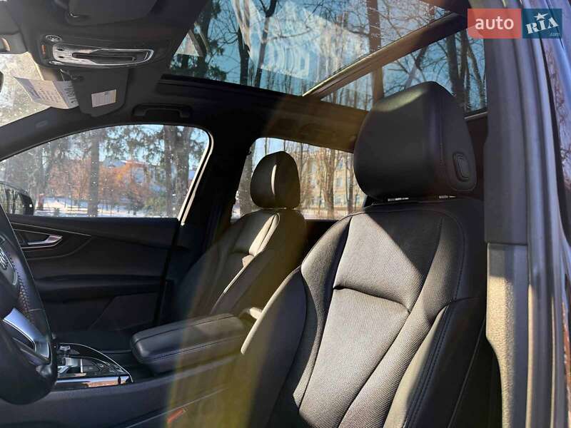 Внедорожник / Кроссовер Audi Q7 2016 в Киеве