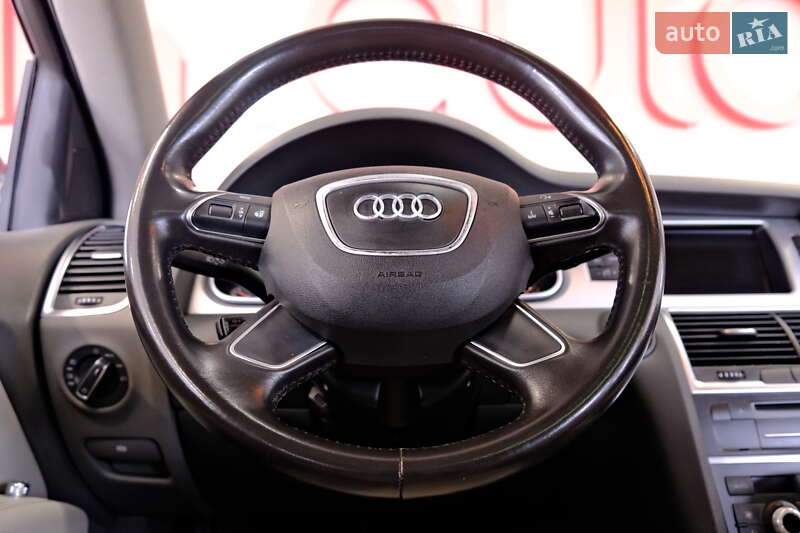 Позашляховик / Кросовер Audi Q7 2015 в Одесі