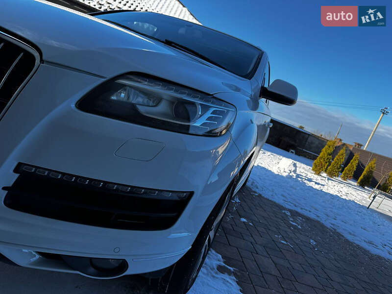 Внедорожник / Кроссовер Audi Q7 2015 в Сарнах