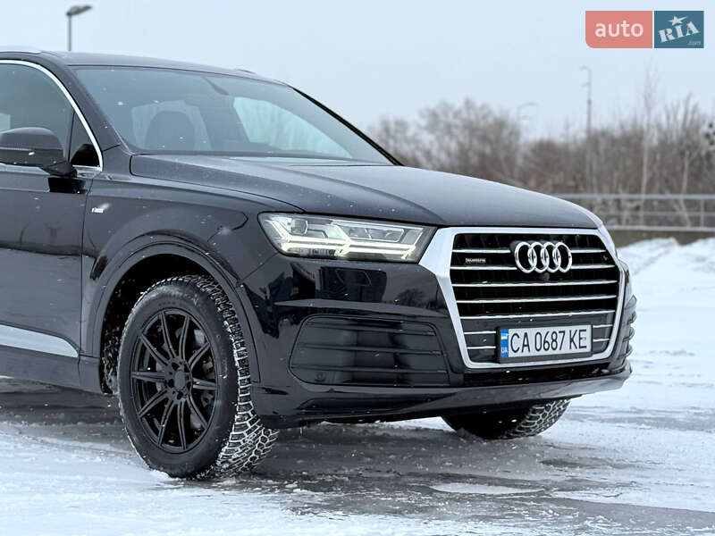 Внедорожник / Кроссовер Audi Q7 2018 в Киеве