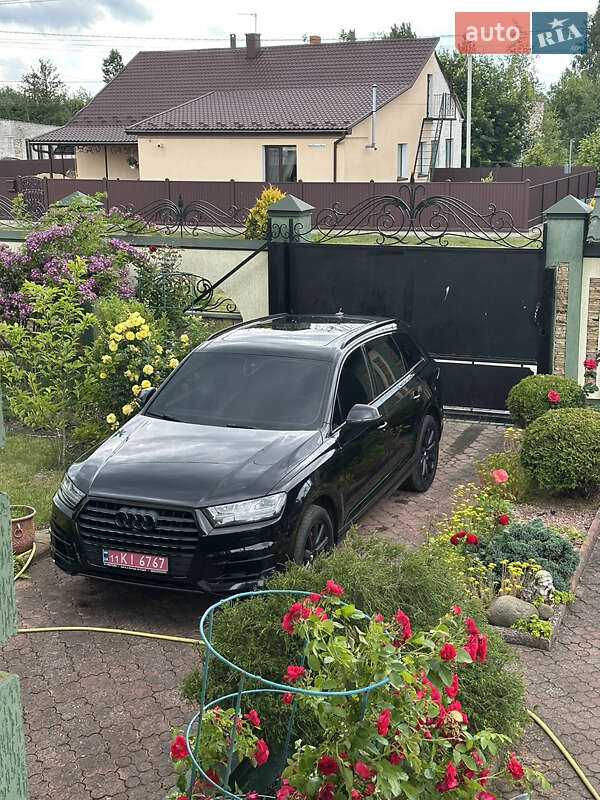 Внедорожник / Кроссовер Audi Q7 2016 в Киеве