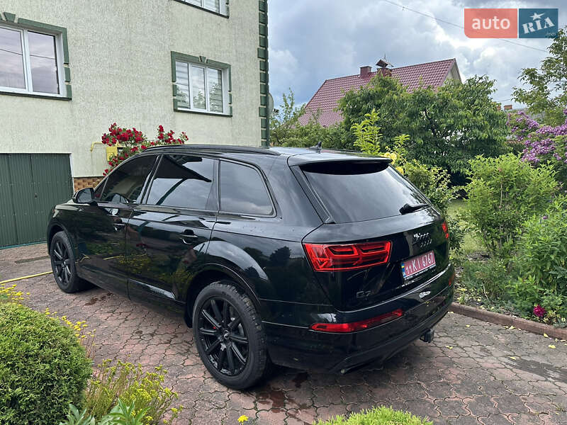 Внедорожник / Кроссовер Audi Q7 2016 в Киеве