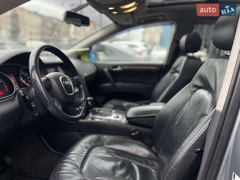 Внедорожник / Кроссовер Audi Q7 2006 в Днепре