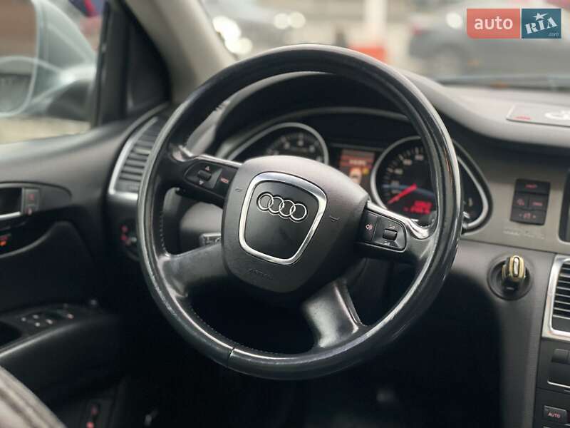 Внедорожник / Кроссовер Audi Q7 2006 в Днепре