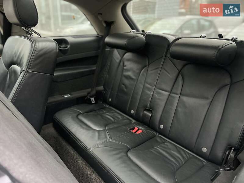Внедорожник / Кроссовер Audi Q7 2006 в Днепре