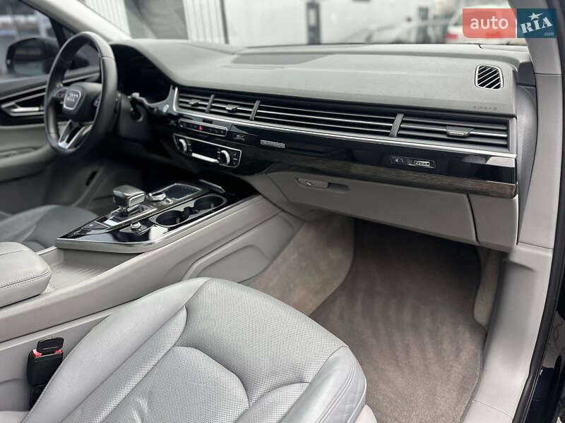 Внедорожник / Кроссовер Audi Q7 2017 в Ковеле