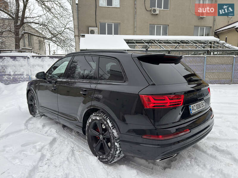 Внедорожник / Кроссовер Audi Q7 2018 в Луцке