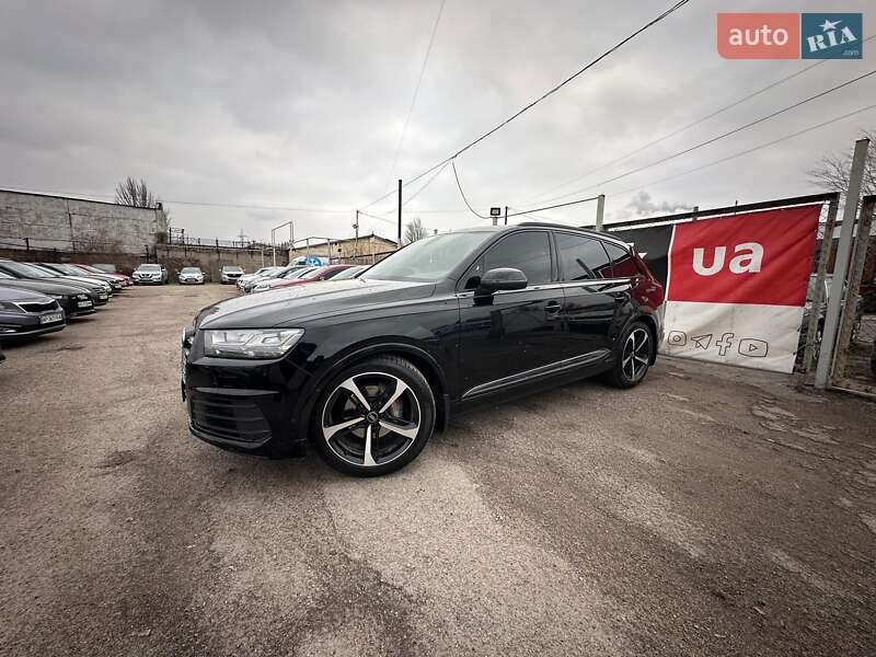 Внедорожник / Кроссовер Audi Q7 2017 в Запорожье