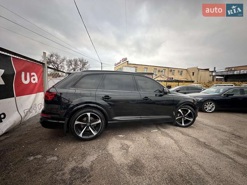 Внедорожник / Кроссовер Audi Q7 2017 в Запорожье