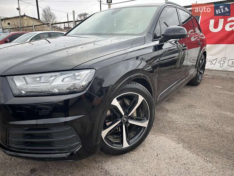 Внедорожник / Кроссовер Audi Q7 2017 в Запорожье