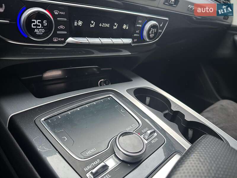 Внедорожник / Кроссовер Audi Q7 2017 в Запорожье