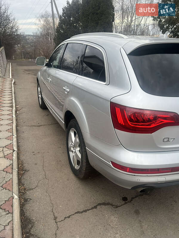 Внедорожник / Кроссовер Audi Q7 2011 в Томашполе