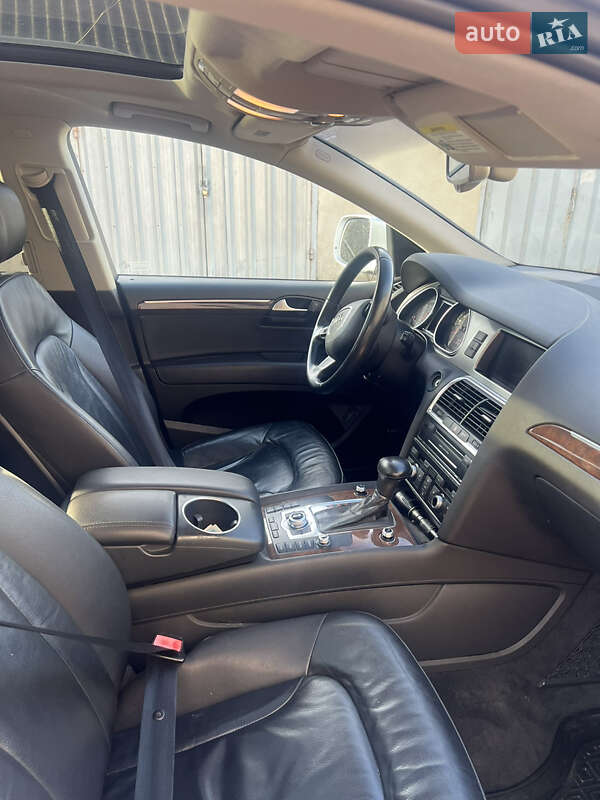 Внедорожник / Кроссовер Audi Q7 2011 в Томашполе