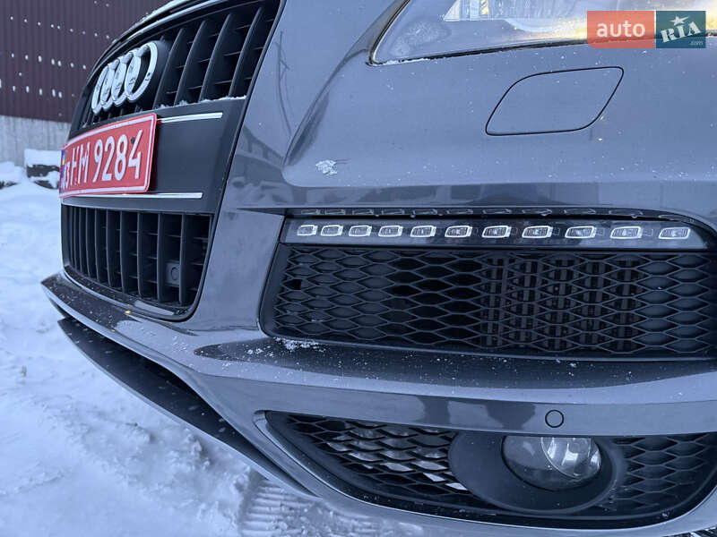 Внедорожник / Кроссовер Audi Q7 2013 в Дубно