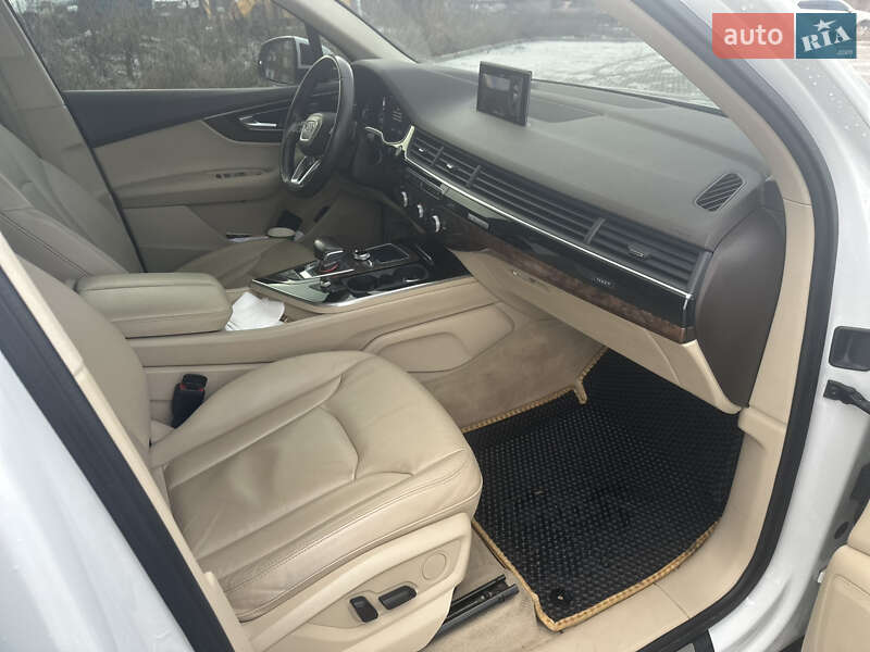 Внедорожник / Кроссовер Audi Q7 2017 в Полтаве