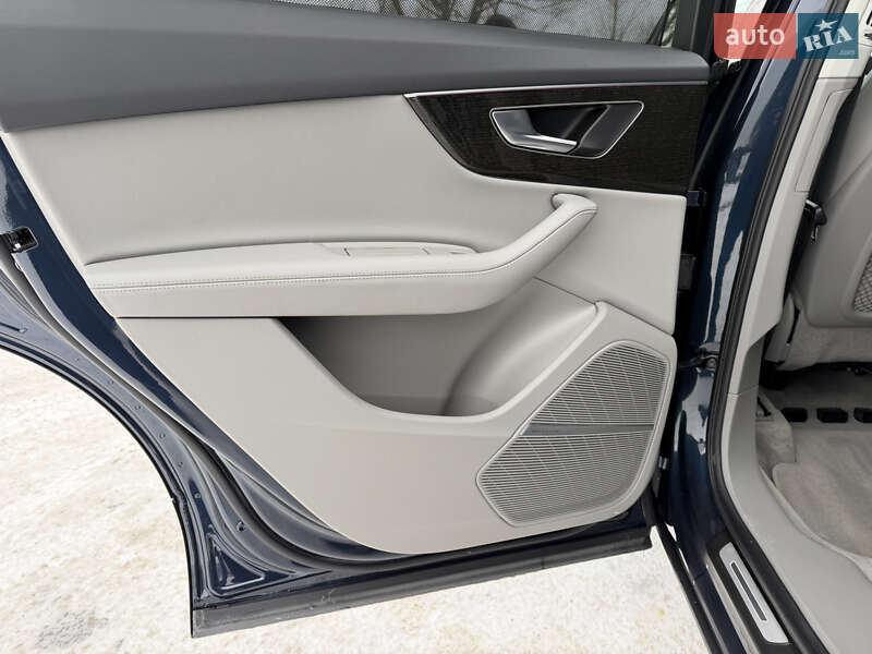 Внедорожник / Кроссовер Audi Q7 2023 в Дрогобыче