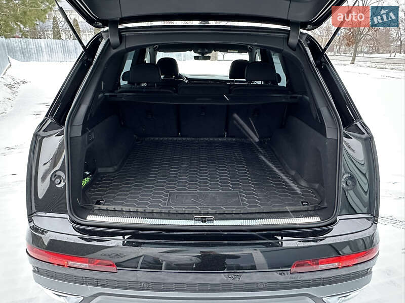 Внедорожник / Кроссовер Audi Q7 2023 в Харькове