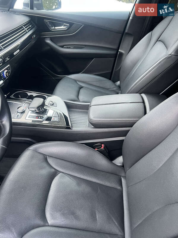 Внедорожник / Кроссовер Audi Q7 2017 в Львове